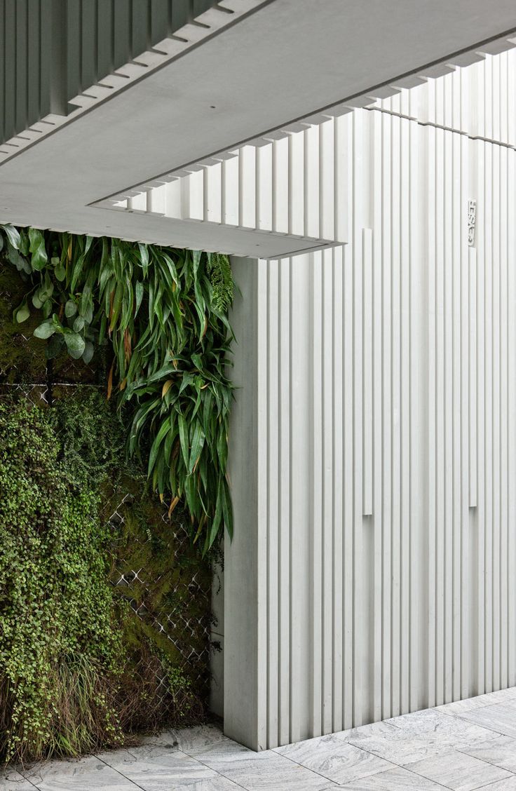 Outdoor Slatted Panel – Ivory White