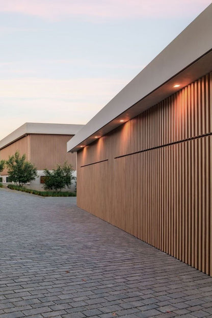 Outdoor Slatted Panel – Oak